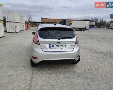 Серый Форд Фиеста, объемом двигателя 1.6 л и пробегом 139 тыс. км за 8500 $, фото 5 на Automoto.ua