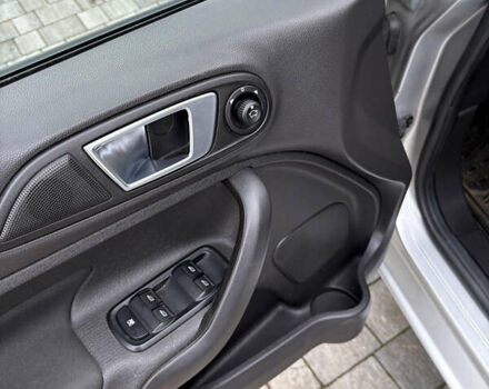 Сірий Форд Фієста, об'ємом двигуна 1.6 л та пробігом 171 тис. км за 7700 $, фото 23 на Automoto.ua