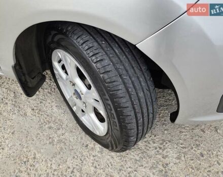 Серый Форд Фиеста, объемом двигателя 1.6 л и пробегом 139 тыс. км за 8500 $, фото 8 на Automoto.ua