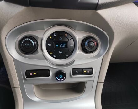 Сірий Форд Фієста, об'ємом двигуна 1.6 л та пробігом 139 тис. км за 8500 $, фото 21 на Automoto.ua