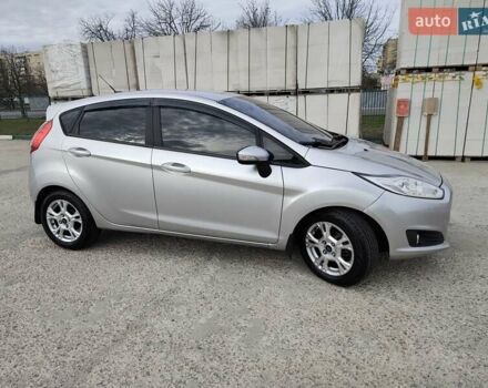 Серый Форд Фиеста, объемом двигателя 1.6 л и пробегом 139 тыс. км за 8500 $, фото 6 на Automoto.ua