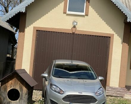 Сірий Форд Фієста, об'ємом двигуна 1 л та пробігом 85 тис. км за 7000 $, фото 5 на Automoto.ua