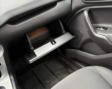 Сірий Форд Фієста, об'ємом двигуна 1.6 л та пробігом 171 тис. км за 7700 $, фото 38 на Automoto.ua