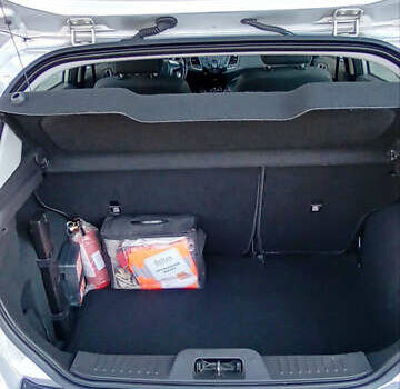 Серый Форд Фиеста, объемом двигателя 1.5 л и пробегом 247 тыс. км за 7500 $, фото 14 на Automoto.ua