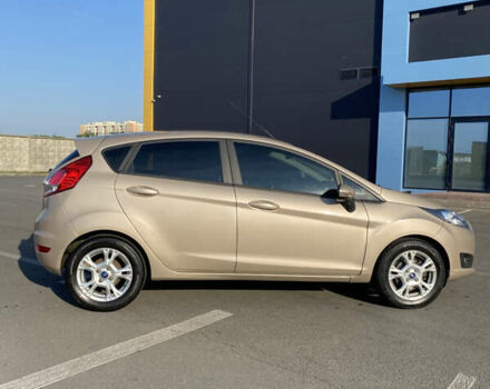 Серый Форд Фиеста, объемом двигателя 1 л и пробегом 118 тыс. км за 7999 $, фото 2 на Automoto.ua