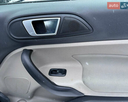 Сірий Форд Фієста, об'ємом двигуна 1.6 л та пробігом 157 тис. км за 7490 $, фото 21 на Automoto.ua