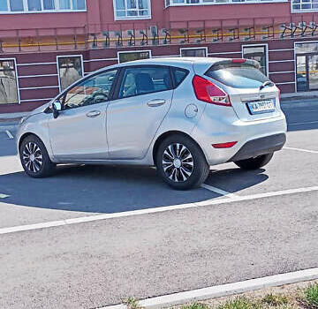 Серый Форд Фиеста, объемом двигателя 1.5 л и пробегом 247 тыс. км за 7500 $, фото 5 на Automoto.ua