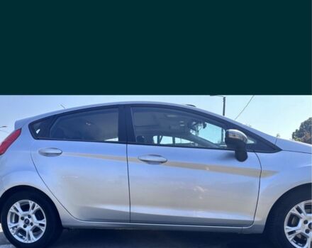 Серый Форд Фиеста, объемом двигателя 1.6 л и пробегом 74 тыс. км за 8000 $, фото 4 на Automoto.ua