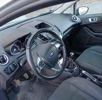 Серый Форд Фиеста, объемом двигателя 1.5 л и пробегом 247 тыс. км за 7500 $, фото 11 на Automoto.ua