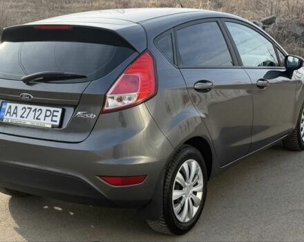 Серый Форд Фиеста, объемом двигателя 1 л и пробегом 130 тыс. км за 7300 $, фото 4 на Automoto.ua