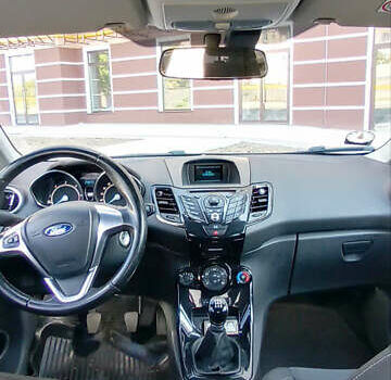 Серый Форд Фиеста, объемом двигателя 1.5 л и пробегом 247 тыс. км за 7500 $, фото 10 на Automoto.ua