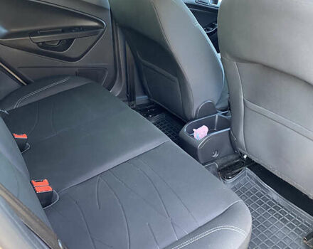 Серый Форд Фиеста, объемом двигателя 1 л и пробегом 118 тыс. км за 7999 $, фото 13 на Automoto.ua