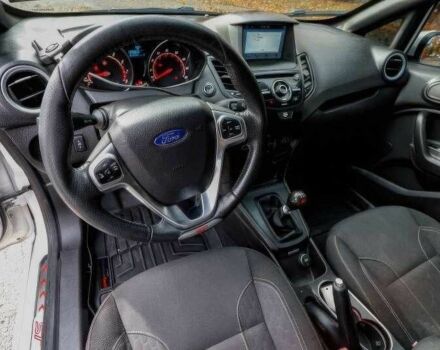 Серый Форд Фиеста, объемом двигателя 1.6 л и пробегом 88 тыс. км за 9000 $, фото 6 на Automoto.ua