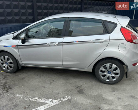 Сірий Форд Фієста, об'ємом двигуна 1.6 л та пробігом 80 тис. км за 8399 $, фото 3 на Automoto.ua