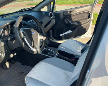 Форд Фиеста 2017 в Коломые на Automoto.ua Серый Форд Фиеста, объемом двигателя 1.6 л и пробегом 146 тыс. км за 8200 $, фото 2 на Automoto.ua