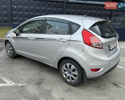 Сірий Форд Фієста, об'ємом двигуна 1.6 л та пробігом 80 тис. км за 8399 $, фото 4 на Automoto.ua