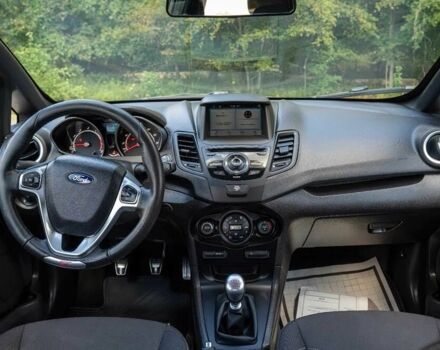Форд Фиеста 2017 в Днепре (Днепропетровске) на Automoto.ua Серый Форд Фиеста, объемом двигателя 1.6 л и пробегом 62 тыс. км за 9000 $, фото 6 на Automoto.ua