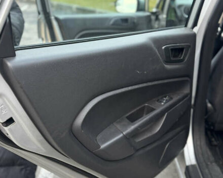 Сірий Форд Фієста, об'ємом двигуна 1.6 л та пробігом 80 тис. км за 8399 $, фото 14 на Automoto.ua