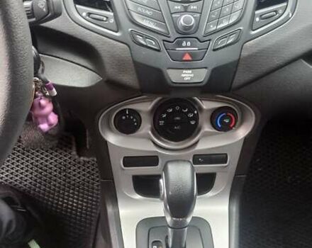 Серый Форд Фиеста, объемом двигателя 1.6 л и пробегом 92 тыс. км за 7999 $, фото 5 на Automoto.ua