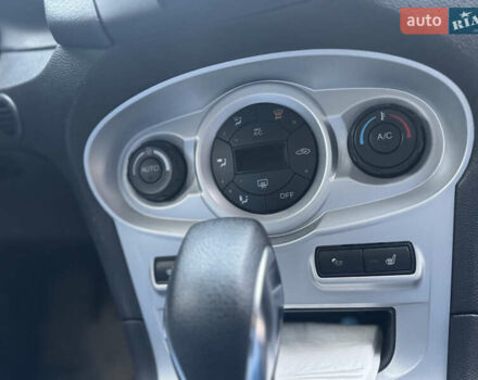 Сірий Форд Фієста, об'ємом двигуна 1.6 л та пробігом 80 тис. км за 8399 $, фото 19 на Automoto.ua