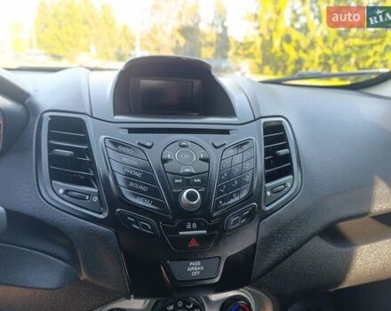 Серый Форд Фиеста, объемом двигателя 1.6 л и пробегом 141 тыс. км за 8400 $, фото 13 на Automoto.ua