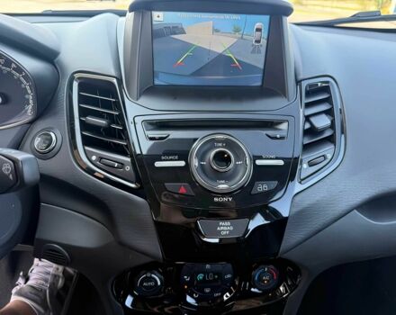 Серый Форд Фиеста, объемом двигателя 1.6 л и пробегом 38 тыс. км за 8500 $, фото 9 на Automoto.ua