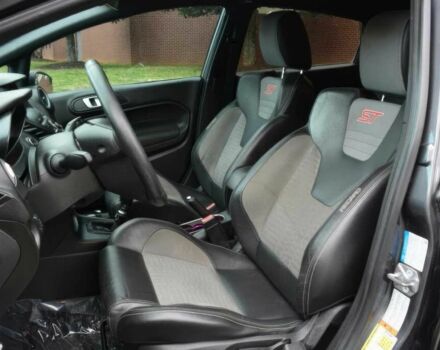 Серый Форд Фиеста, объемом двигателя 1.6 л и пробегом 50 тыс. км за 2000 $, фото 8 на Automoto.ua