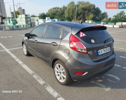Серый Форд Фиеста, объемом двигателя 1.6 л и пробегом 157 тыс. км за 8500 $, фото 2 на Automoto.ua