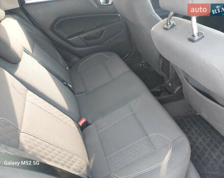 Серый Форд Фиеста, объемом двигателя 1.6 л и пробегом 157 тыс. км за 8500 $, фото 12 на Automoto.ua