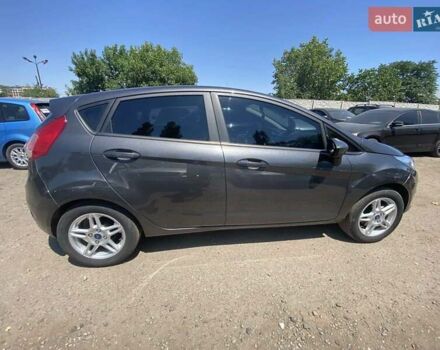 Сірий Форд Фієста, об'ємом двигуна 1.6 л та пробігом 206 тис. км за 8200 $, фото 4 на Automoto.ua