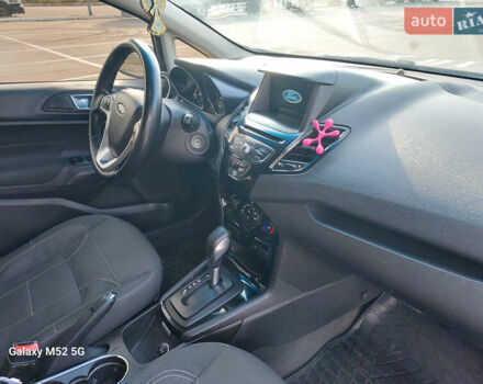 Серый Форд Фиеста, объемом двигателя 1.6 л и пробегом 157 тыс. км за 8500 $, фото 9 на Automoto.ua