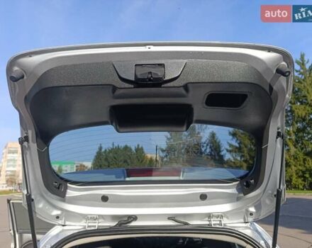 Серый Форд Фиеста, объемом двигателя 1.6 л и пробегом 141 тыс. км за 8400 $, фото 8 на Automoto.ua