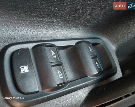 Серый Форд Фиеста, объемом двигателя 1.6 л и пробегом 157 тыс. км за 8500 $, фото 26 на Automoto.ua