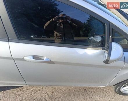 Серый Форд Фиеста, объемом двигателя 1.6 л и пробегом 141 тыс. км за 8400 $, фото 35 на Automoto.ua