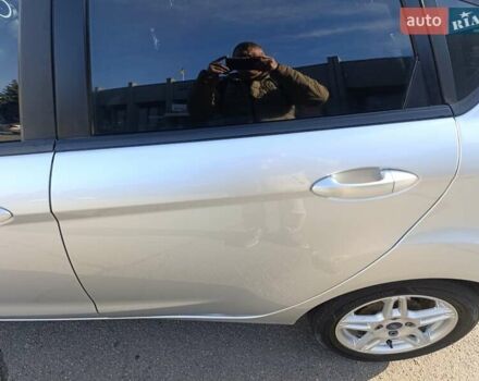 Серый Форд Фиеста, объемом двигателя 1.6 л и пробегом 141 тыс. км за 8400 $, фото 1 на Automoto.ua