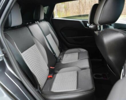 Серый Форд Фиеста, объемом двигателя 1.6 л и пробегом 50 тыс. км за 2000 $, фото 10 на Automoto.ua