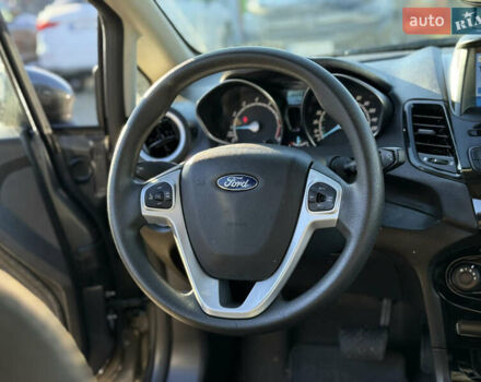 Серый Форд Фиеста, объемом двигателя 1.6 л и пробегом 149 тыс. км за 8500 $, фото 19 на Automoto.ua