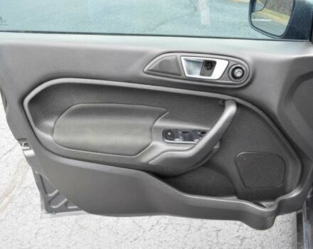 Серый Форд Фиеста, объемом двигателя 1.6 л и пробегом 50 тыс. км за 2000 $, фото 11 на Automoto.ua