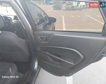 Серый Форд Фиеста, объемом двигателя 1.6 л и пробегом 157 тыс. км за 8500 $, фото 13 на Automoto.ua