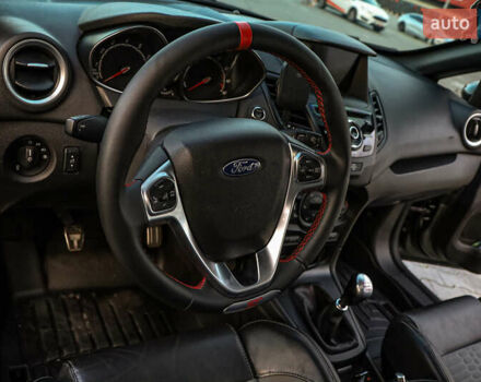 Серый Форд Фиеста, объемом двигателя 1.6 л и пробегом 85 тыс. км за 12500 $, фото 45 на Automoto.ua