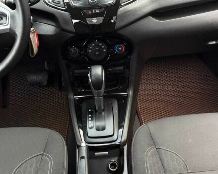 Серый Форд Фиеста, объемом двигателя 1.6 л и пробегом 160 тыс. км за 9300 $, фото 13 на Automoto.ua