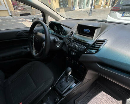 Серый Форд Фиеста, объемом двигателя 1.6 л и пробегом 39 тыс. км за 10000 $, фото 6 на Automoto.ua