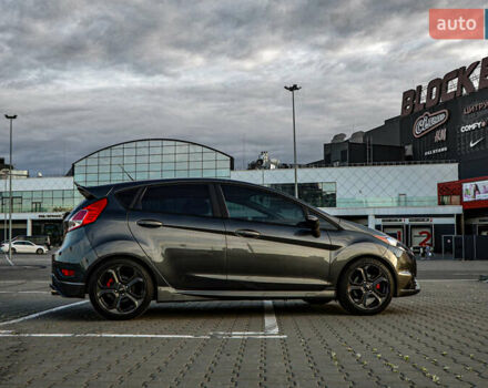 Серый Форд Фиеста, объемом двигателя 1.6 л и пробегом 85 тыс. км за 12500 $, фото 3 на Automoto.ua