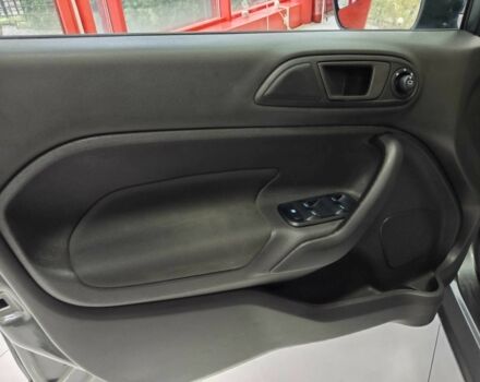 Серый Форд Фиеста, объемом двигателя 1.6 л и пробегом 41 тыс. км за 9200 $, фото 9 на Automoto.ua