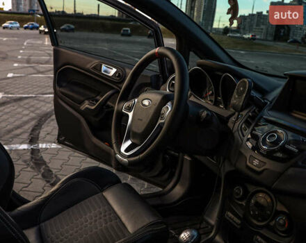 Серый Форд Фиеста, объемом двигателя 1.6 л и пробегом 85 тыс. км за 12500 $, фото 43 на Automoto.ua