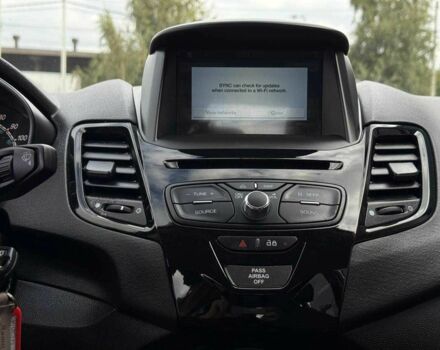 Серый Форд Фиеста, объемом двигателя 1.6 л и пробегом 160 тыс. км за 9300 $, фото 12 на Automoto.ua