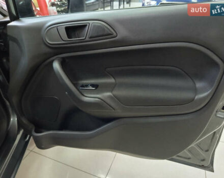Серый Форд Фиеста, объемом двигателя 1.6 л и пробегом 41 тыс. км за 9200 $, фото 22 на Automoto.ua