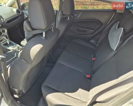 Серый Форд Фиеста, объемом двигателя 1.6 л и пробегом 122 тыс. км за 9900 $, фото 4 на Automoto.ua