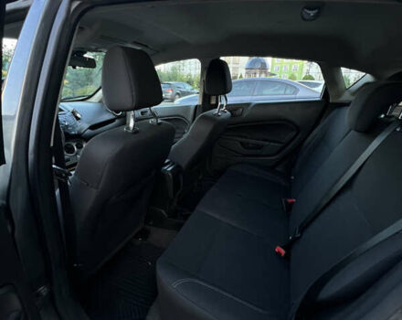 Серый Форд Фиеста, объемом двигателя 1.6 л и пробегом 157 тыс. км за 8900 $, фото 9 на Automoto.ua