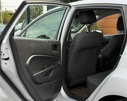 Серый Форд Фиеста, объемом двигателя 1.6 л и пробегом 160 тыс. км за 9300 $, фото 18 на Automoto.ua